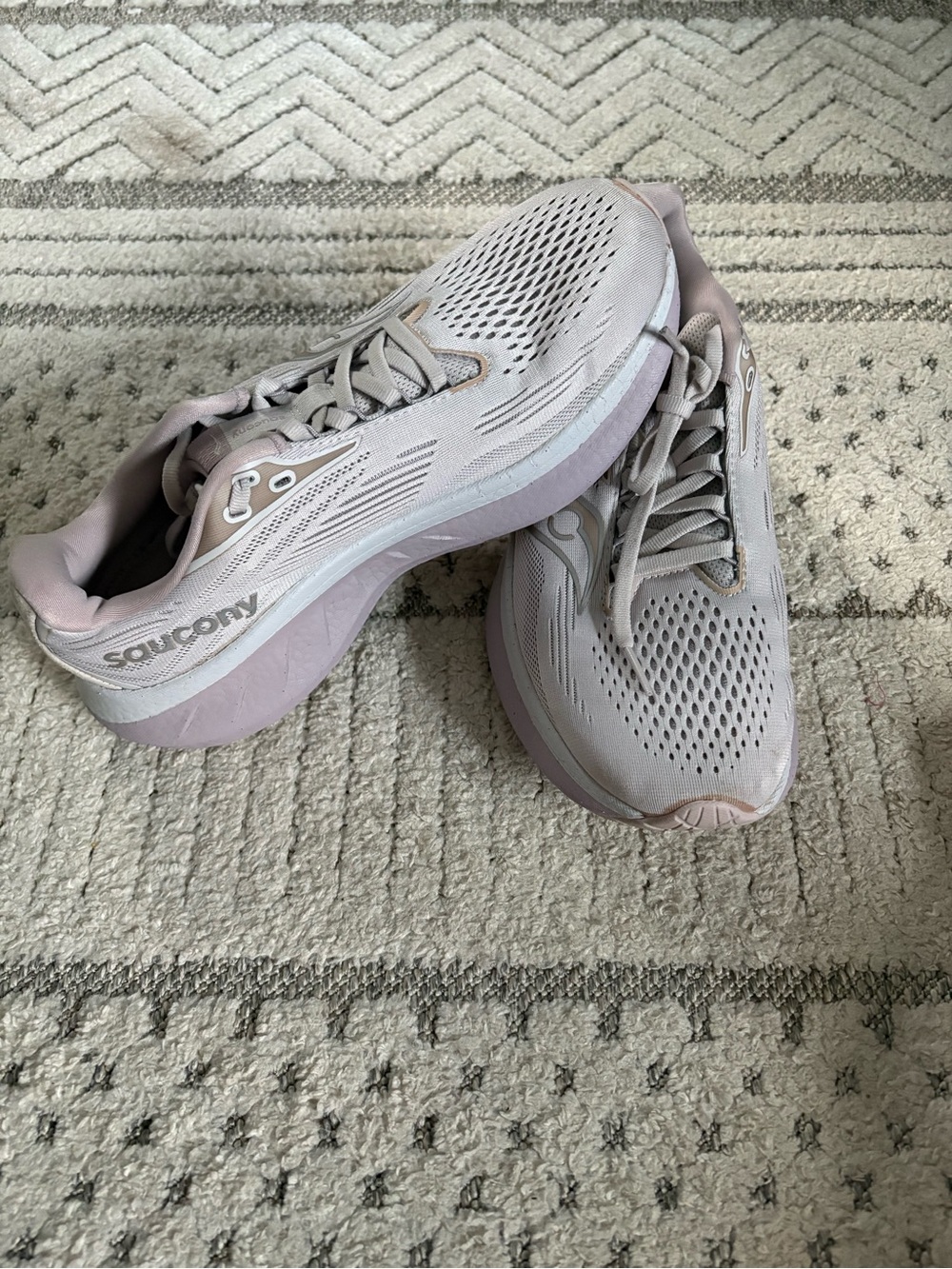 Women's Saucony Ride 18, Moon/Woodrose, 8 Medium US